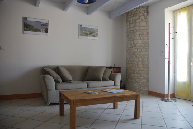 Cuarto de estar con wifi y tele - Casa rural de alquiler para 3 personas en Surgeres cerca de La Rochelle costa atlantica de Francia