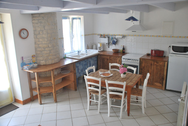 Cocina y comedor - Casa rural de alquiler para 3 personas en Surgeres cerca de La Rochelle costa atlantica de Francia