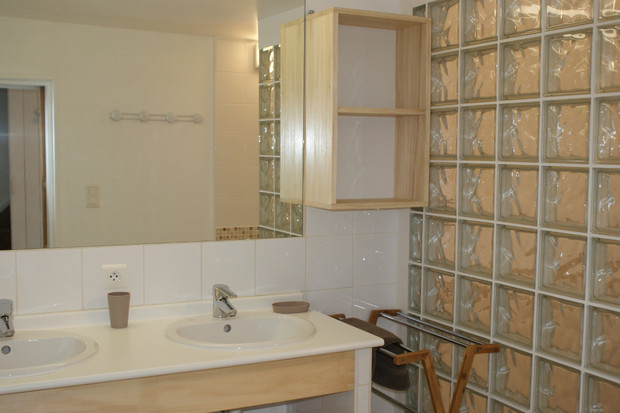 gite-le-relais-7-personnes-surgeres-charente-maritime-pres-la-rochelle-douche-italienne-1jpg