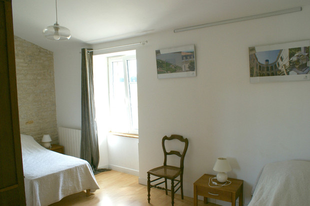 Dormitorio de dos camas - Casa rural de alquiler para 6 a 7 personas en Surgeres cerca de La Rochelle costa atlantica de Francia